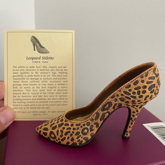 Just the Right Shoe by Raine - Picture 8 of 8